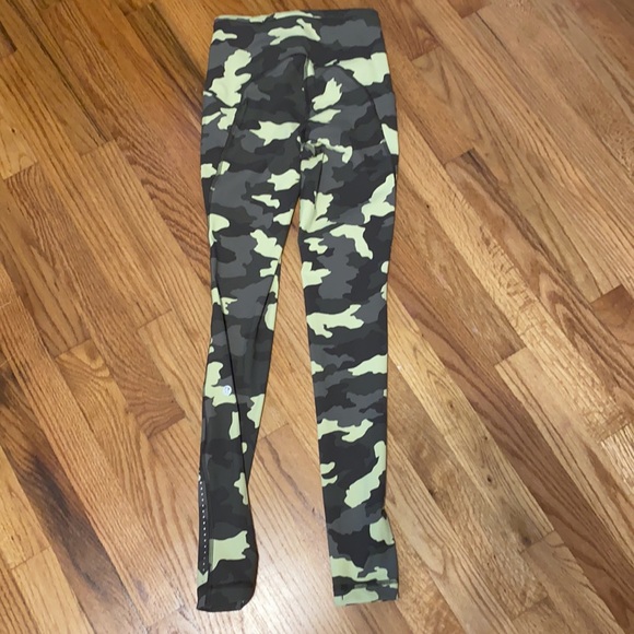 LULULEMON LEGGINGS - Picture 2 of 4